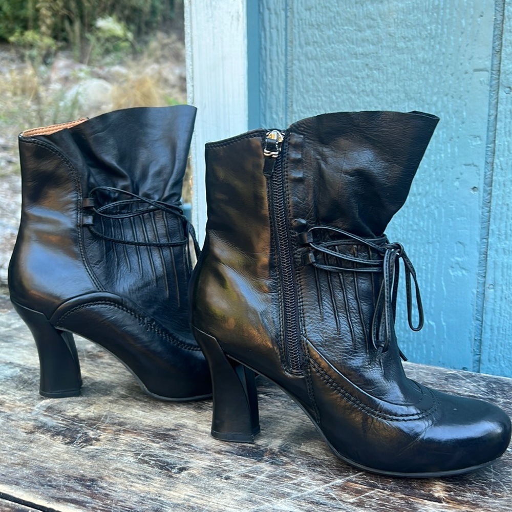 Earthies Elganza ankle heeled boots cos-play stylish old timey soft leather sz 7 - Picture 2 of 11